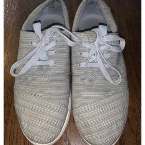Toms sneakers